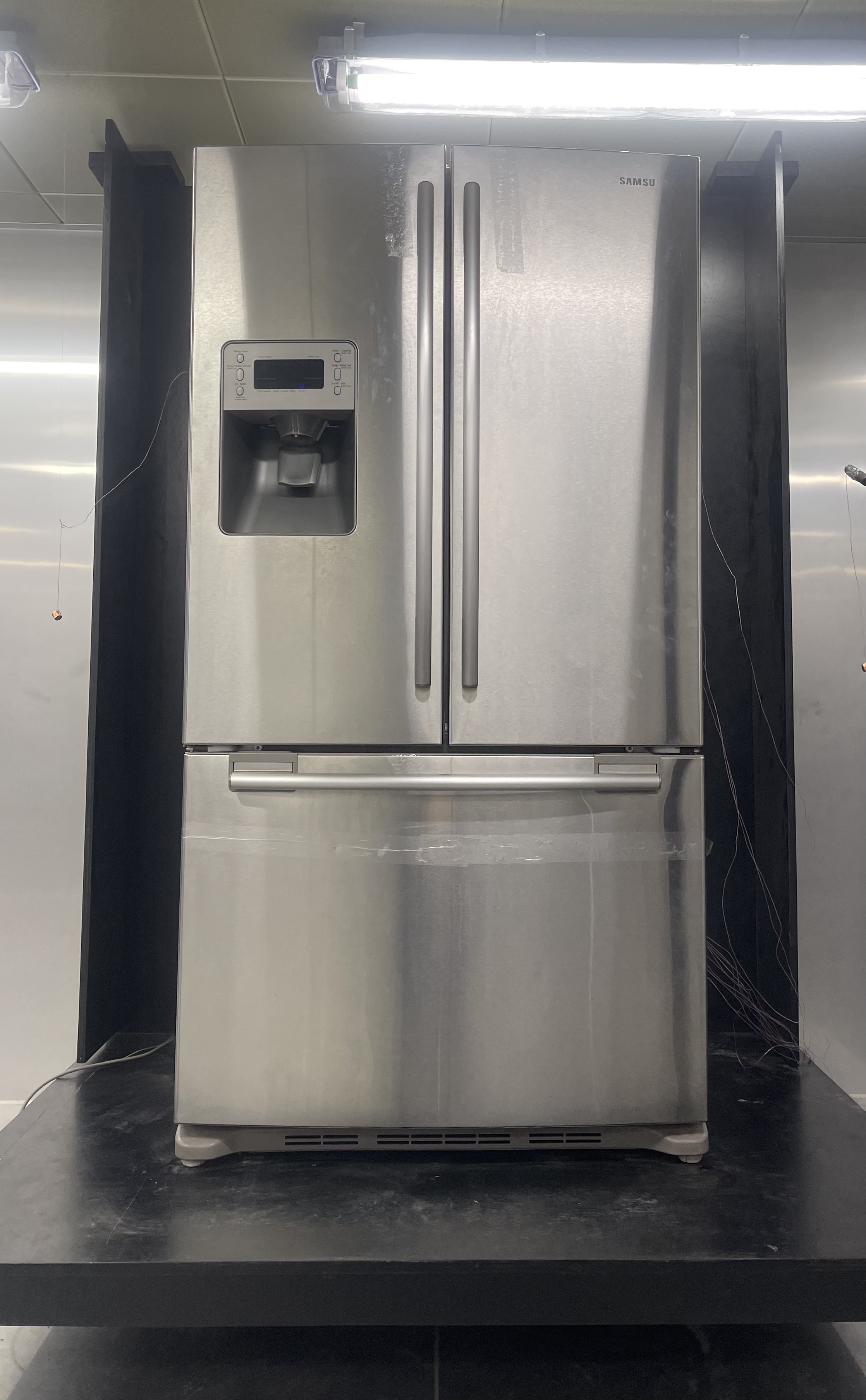 Temperature-controlled test room for appliance energy performance